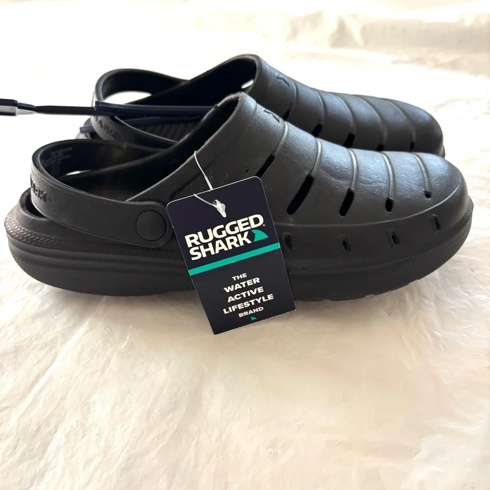 NWT Rugged Shark Kids Cove Black Sandals SZ 4